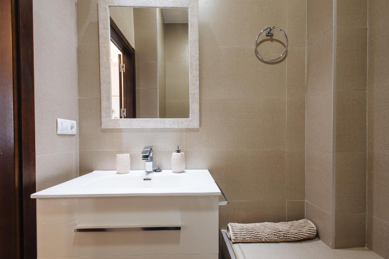 Apartamento Puerta Real - Free Parking Sevilla Exterior foto