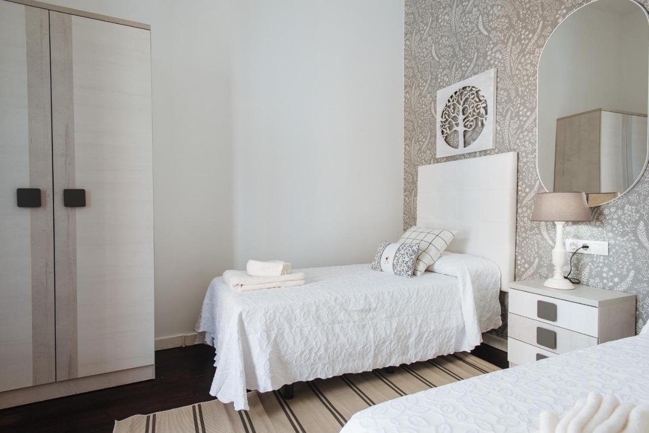 Apartamento Puerta Real - Free Parking Sevilla Exterior foto